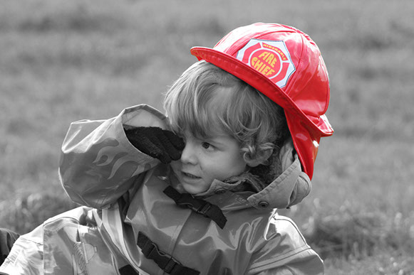 ronan zw rode brandweermuts